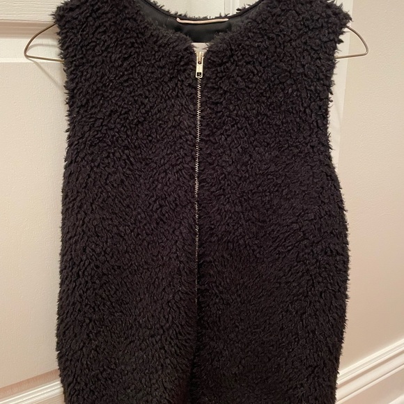 Aritzia Wilfred Chatou Sherpa Vest - Picture 3 of 6